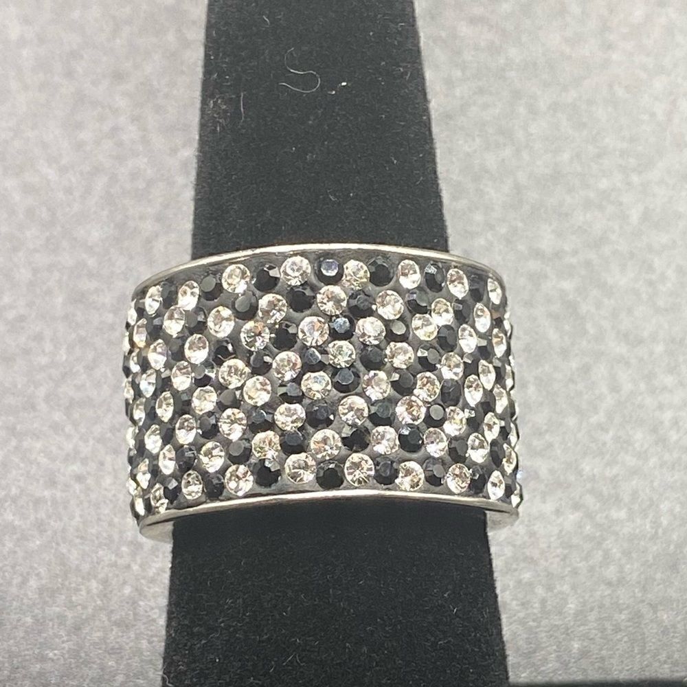 Stunning Black & white rhinestone cigar band 925 Sterling Silver size 7